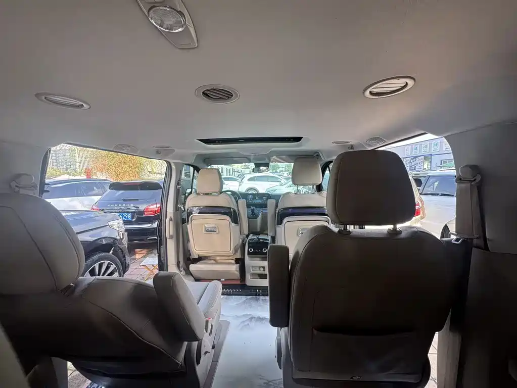 Ford Tourneo — фото 8