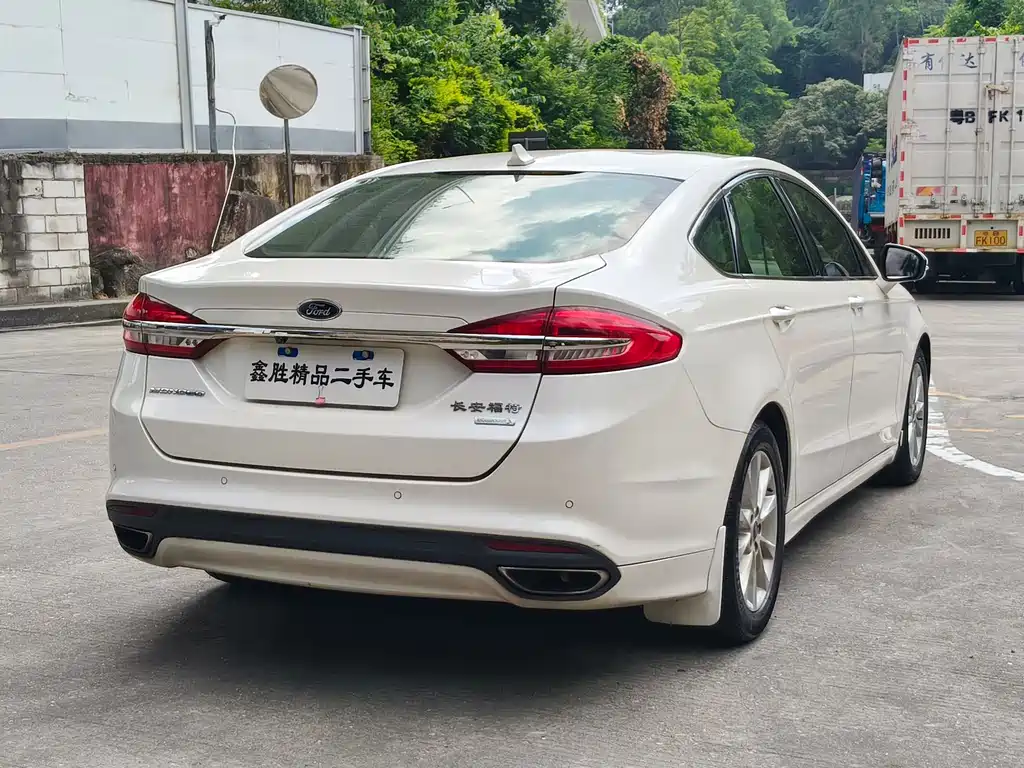 Ford Mondeo — фото 4