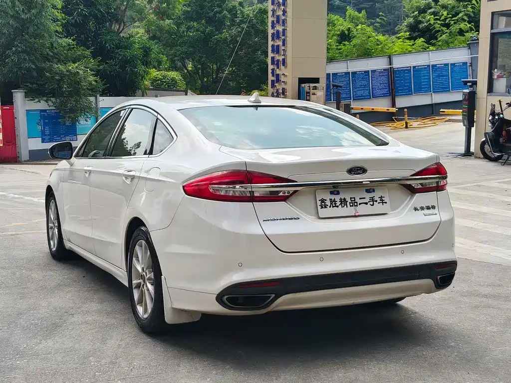 Ford Mondeo — фото 6