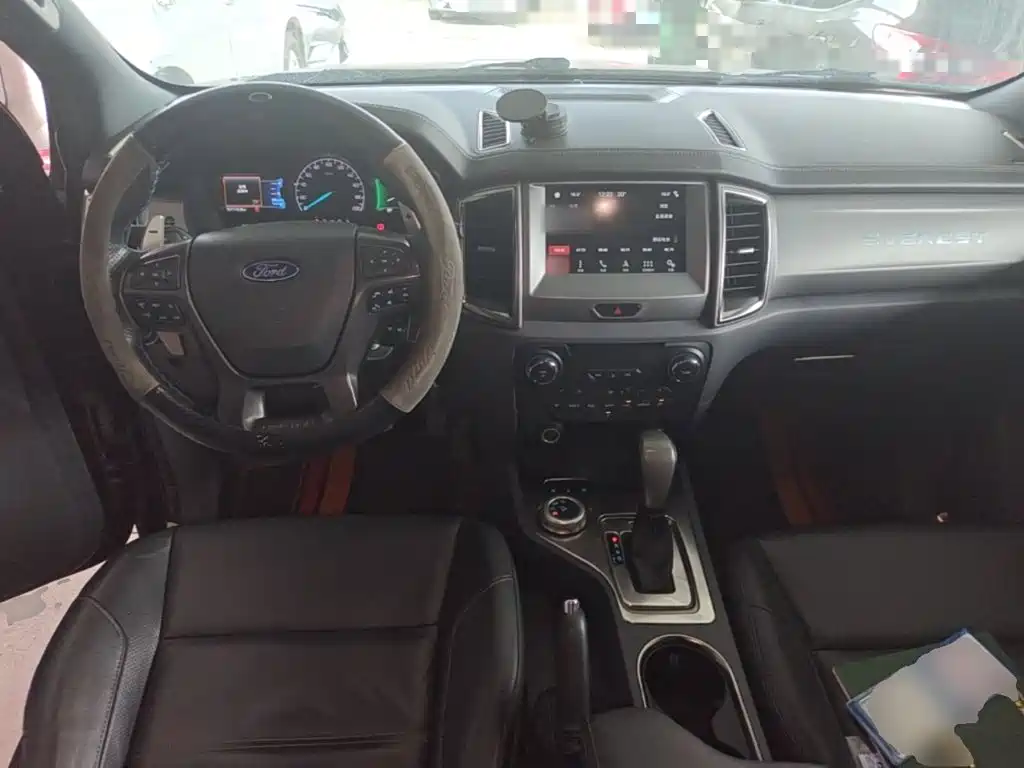 Ford Everest — фото 6