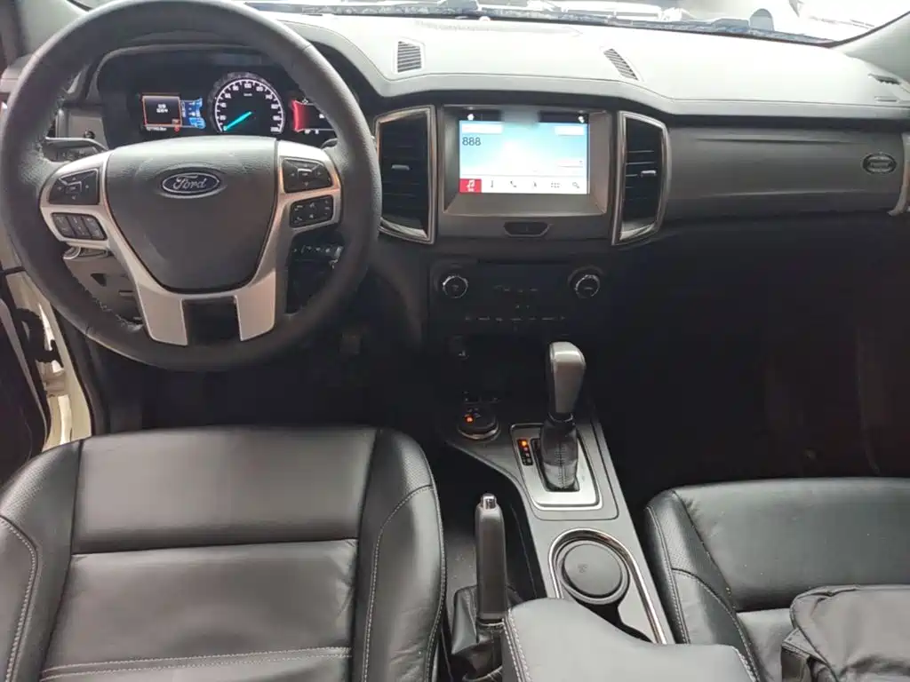 Ford Everest — фото 10