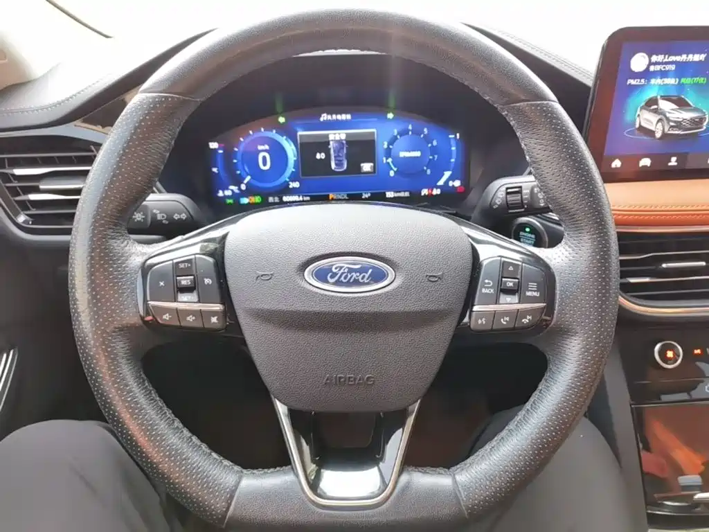 Ford Escape — фото 11
