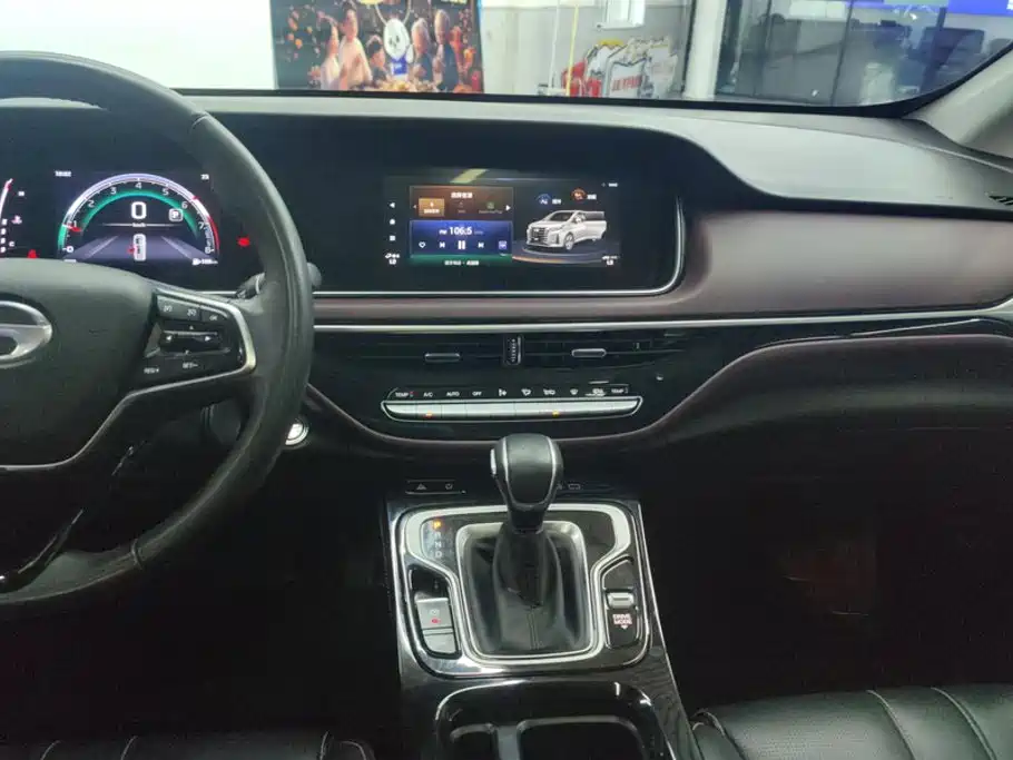 GAC Motor Trumpchi M6 — фото 13