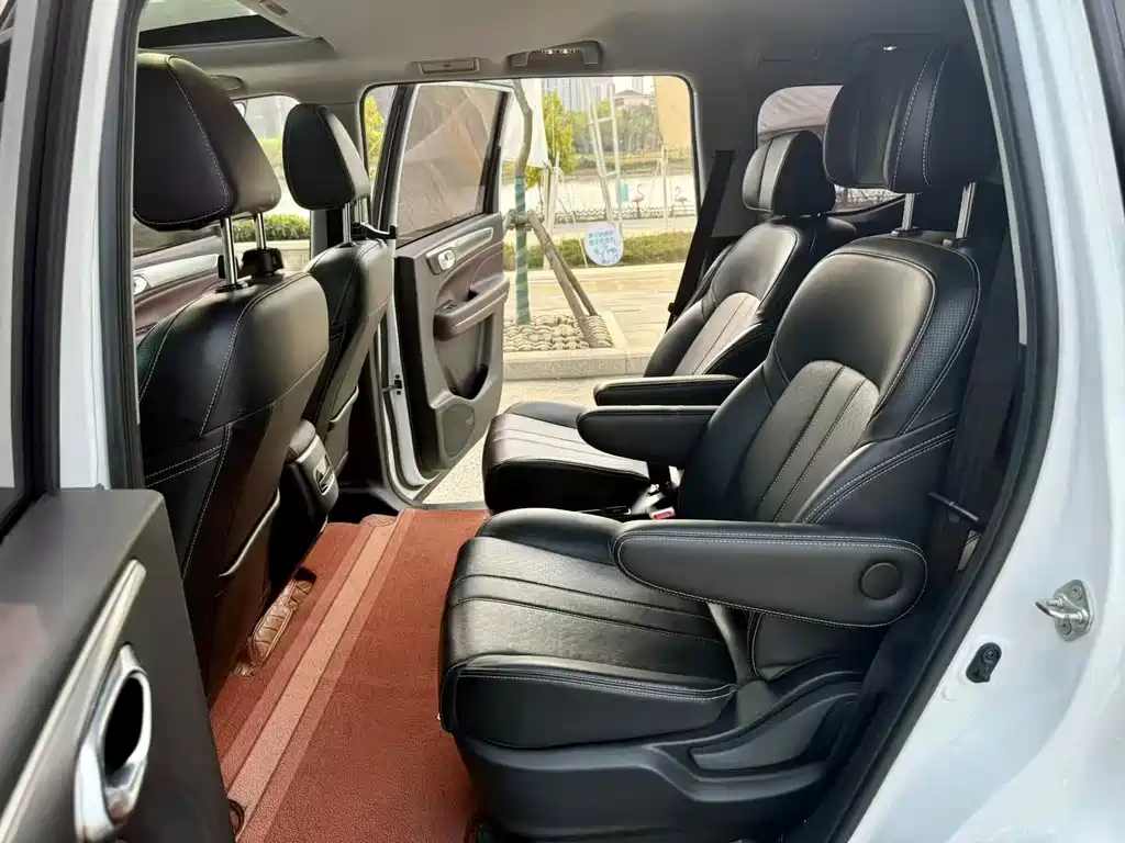 GAC Motor Trumpchi M6 — фото 7