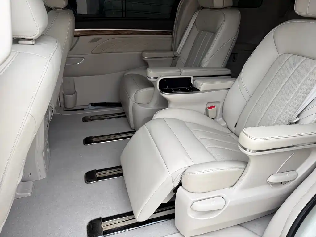 GAC Motor Trumpchi M8 — фото 11