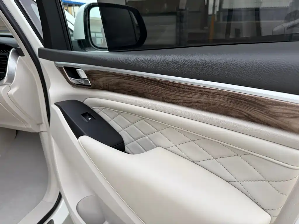 GAC Motor Trumpchi M8 — фото 17
