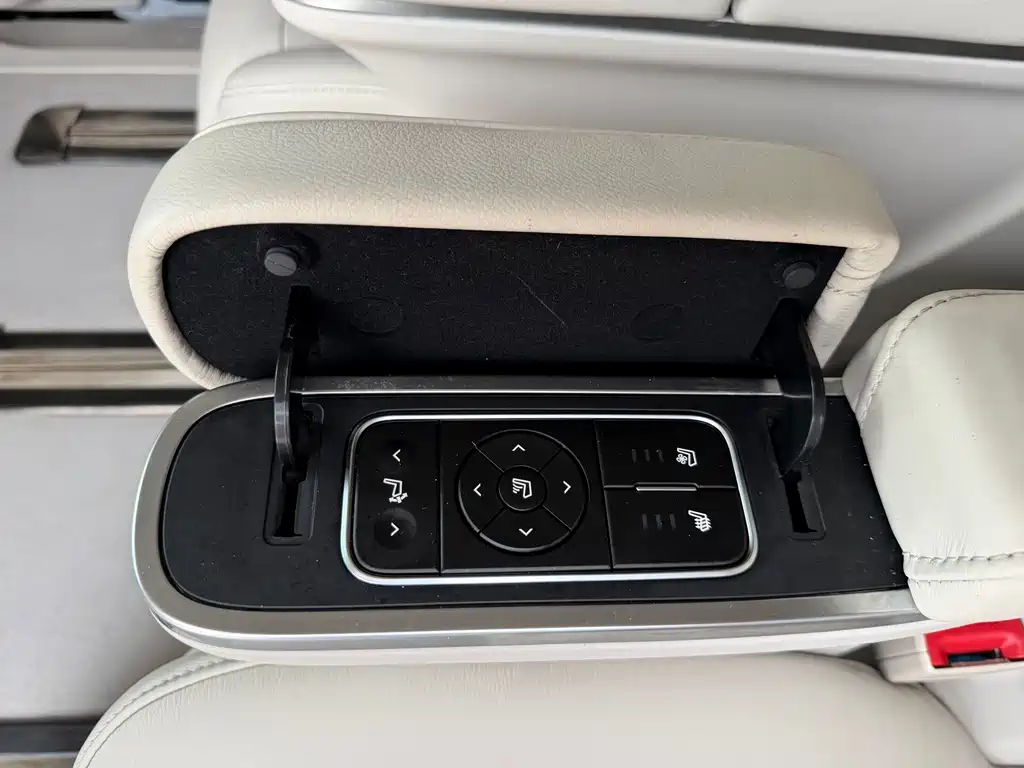 GAC Motor Trumpchi M8 — фото 10