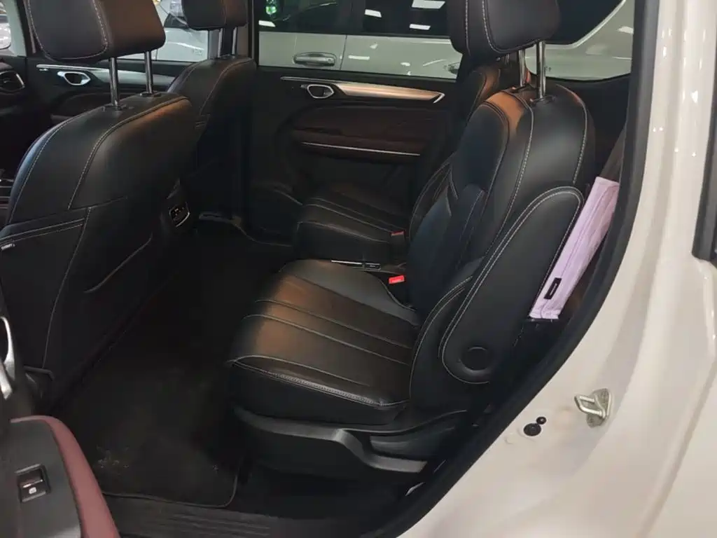 GAC Motor Trumpchi M6 — фото 17