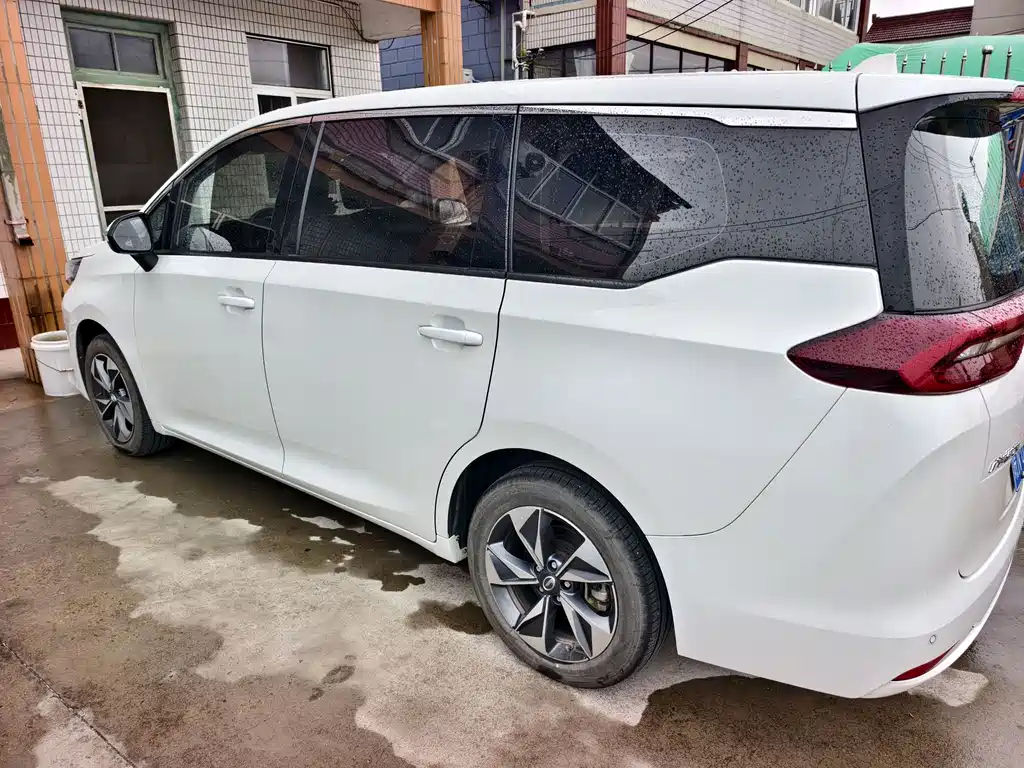 GAC Motor Trumpchi M6 — фото 3