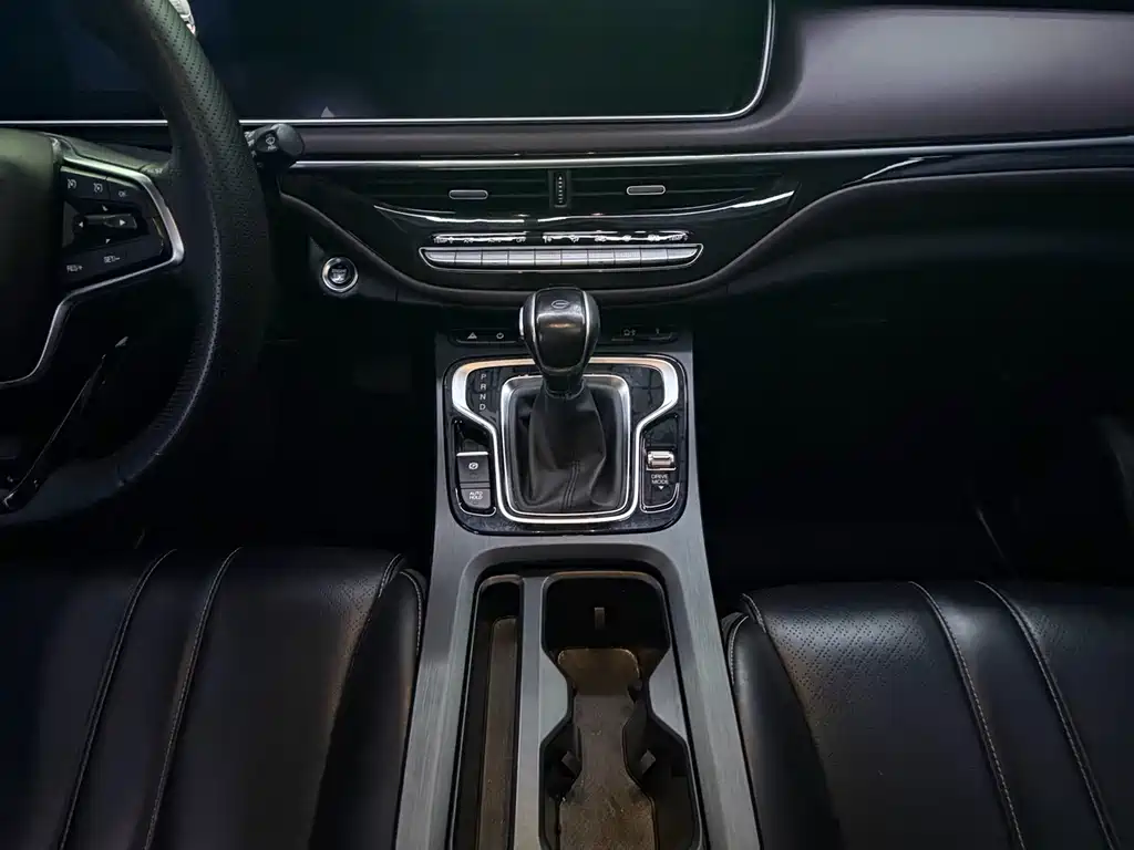 GAC Motor Trumpchi M6 — фото 10