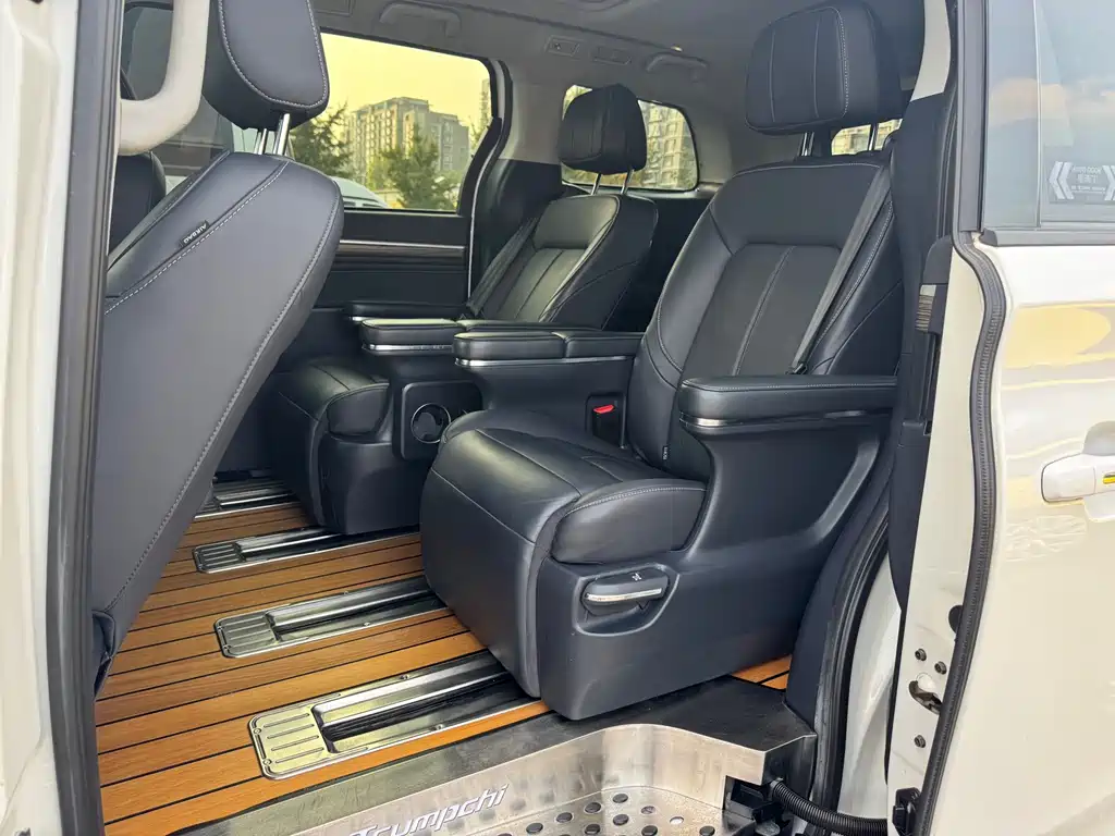 GAC Motor Trumpchi M8 — фото 8