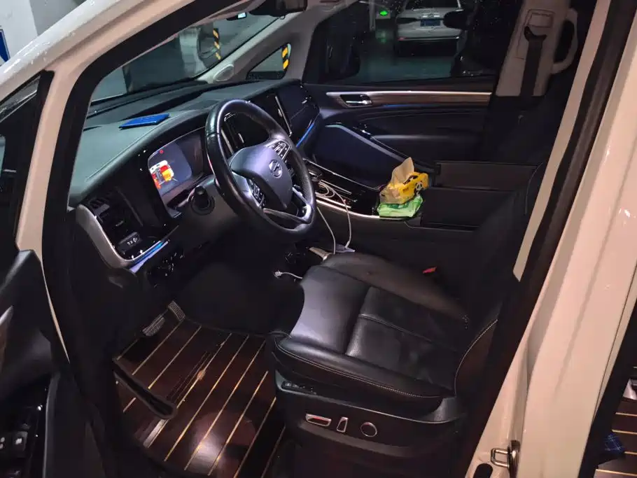 GAC Motor Trumpchi M8 — фото 9