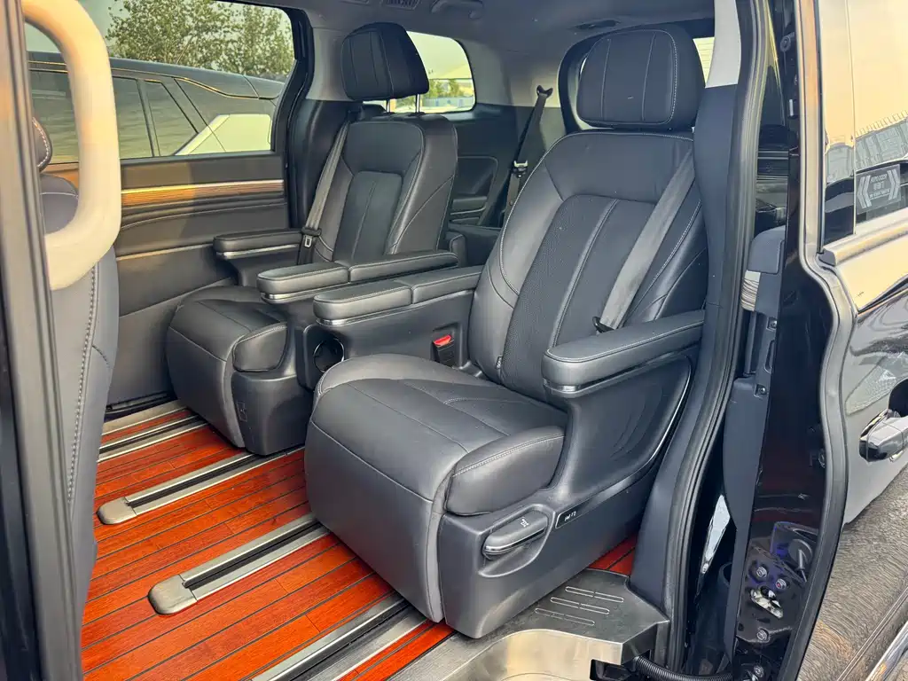 GAC Motor Trumpchi M8 — фото 11