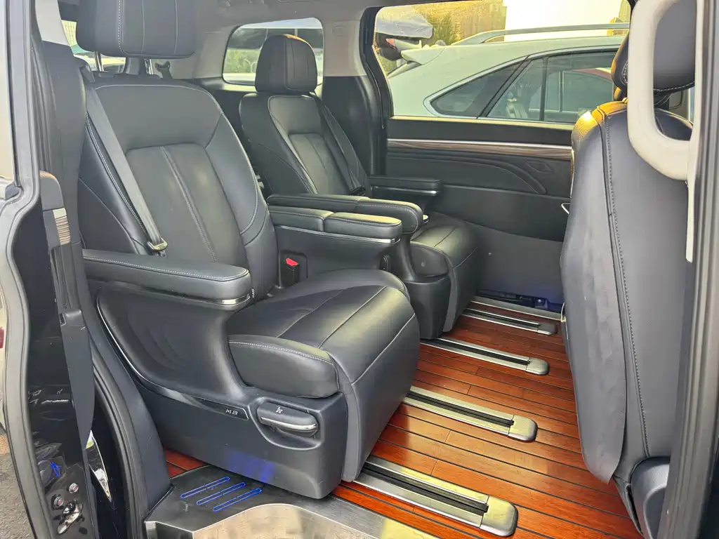 GAC Motor Trumpchi M8 — фото 17
