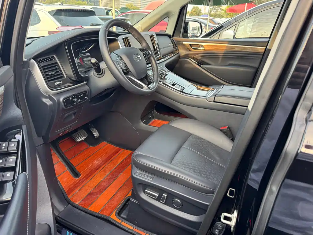 GAC Motor Trumpchi M8 — фото 3