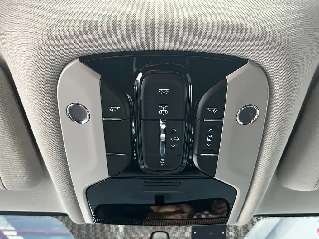 GAC Motor Trumpchi M8 — фото 18