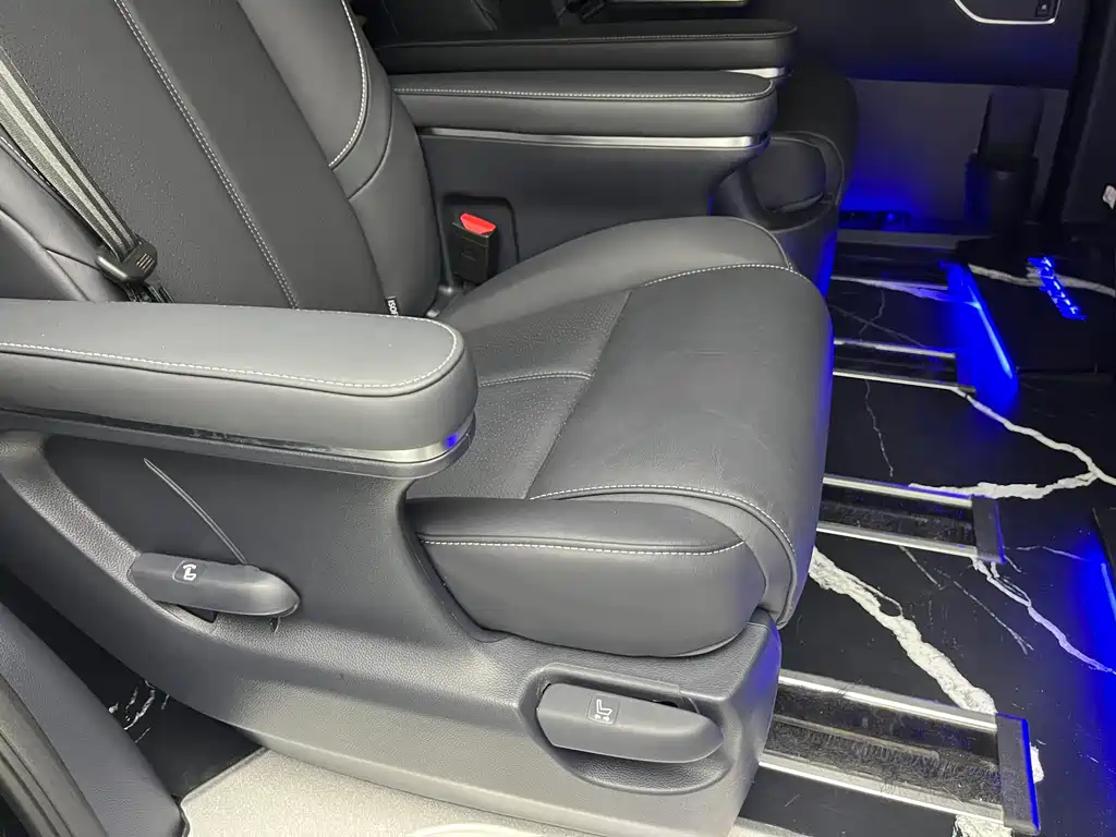 GAC Motor Trumpchi M8 — фото 25