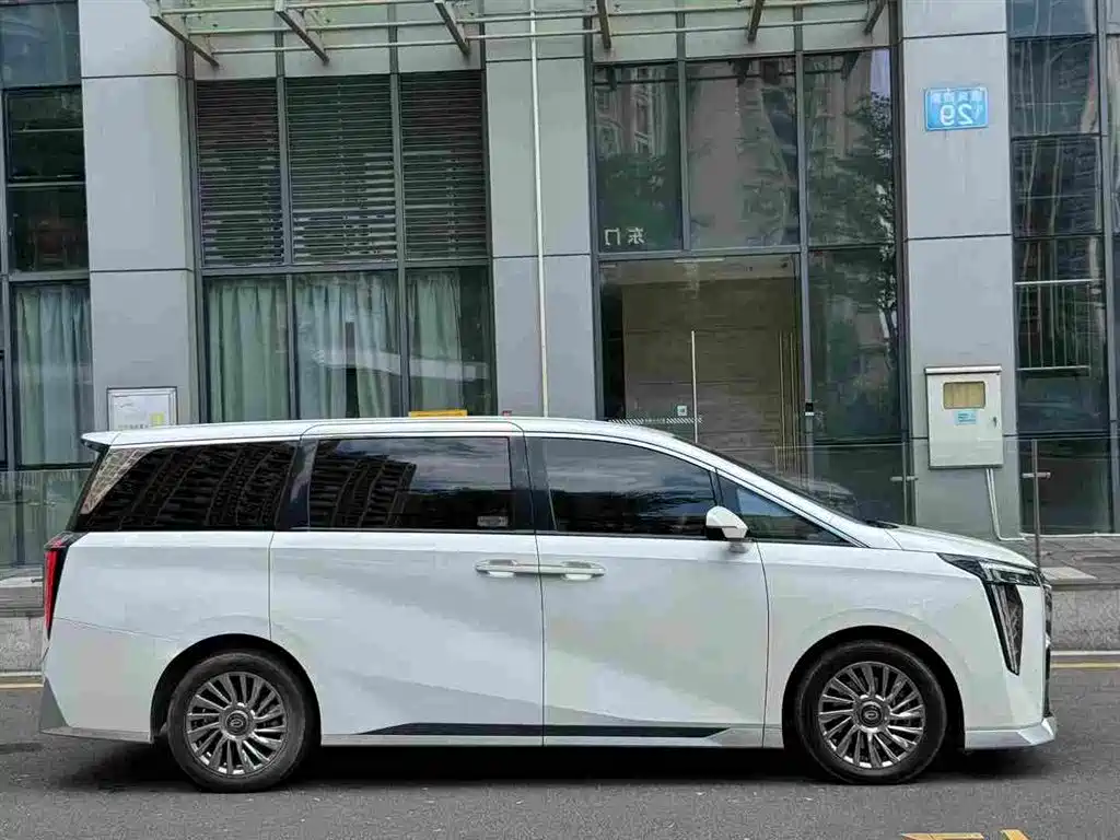 GAC Motor Trumpchi M8 — фото 4