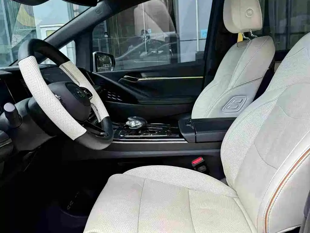GAC Motor Trumpchi M8 — фото 9