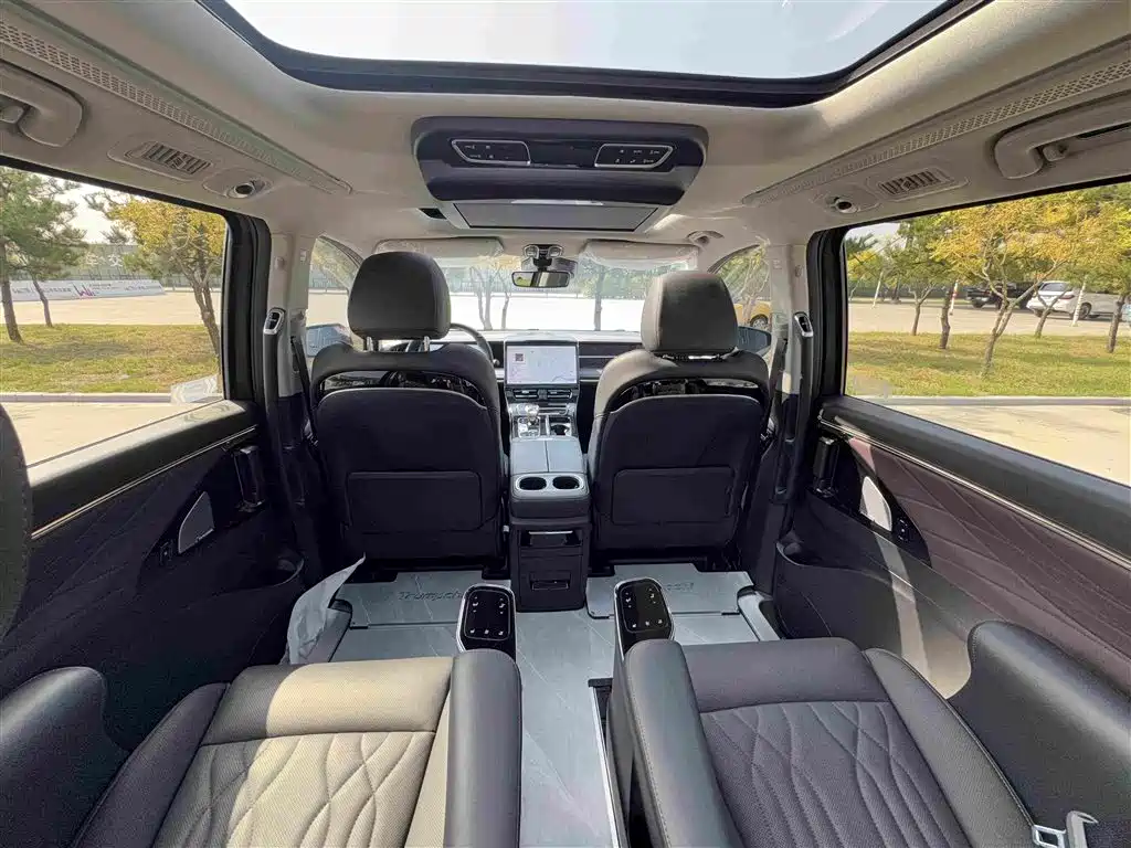 GAC Motor Trumpchi M8 — фото 15