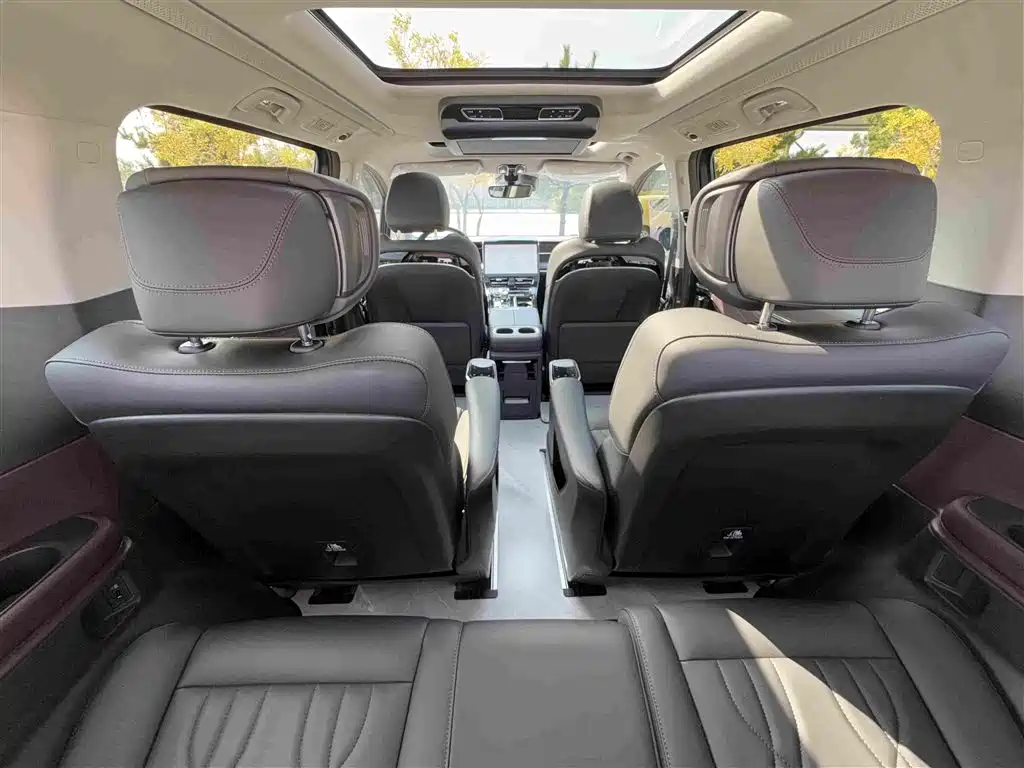 GAC Motor Trumpchi M8 — фото 19