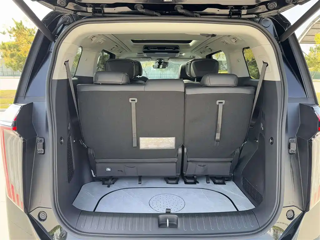 GAC Motor Trumpchi M8 — фото 20