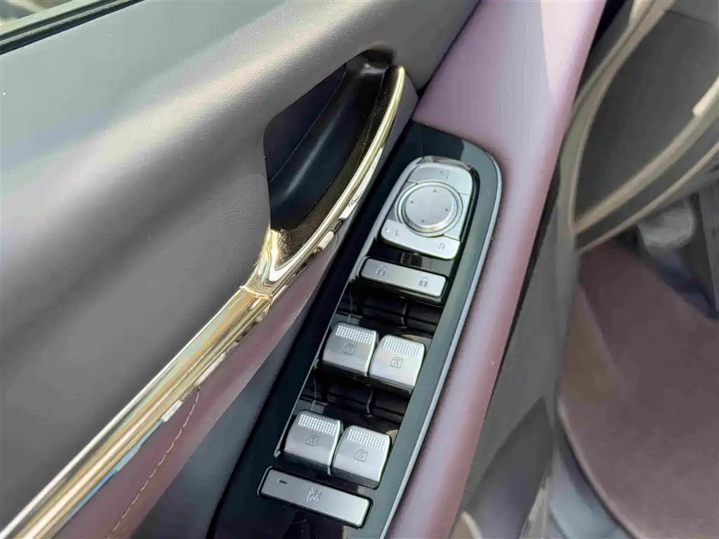 GAC Motor Trumpchi M8 — фото 9