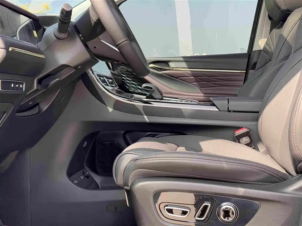 GAC Motor Trumpchi M8 — фото 10