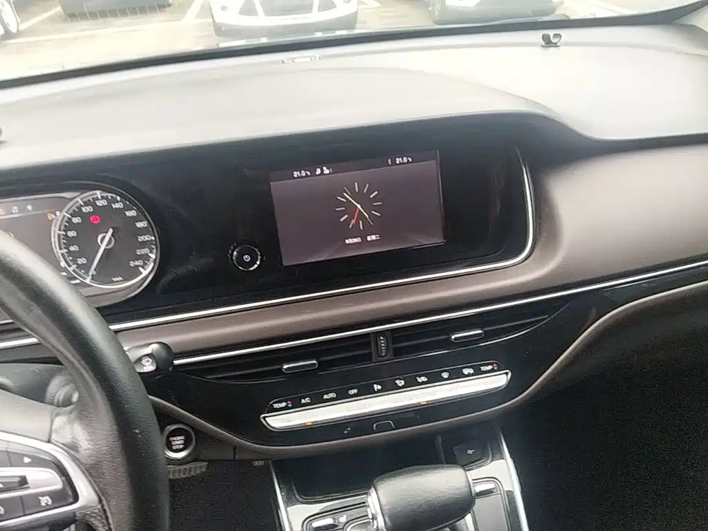 GAC Motor Trumpchi M6 — фото 13