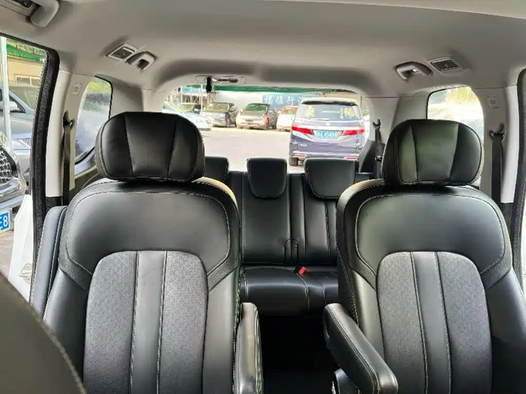 GAC Motor Trumpchi M6 — фото 8