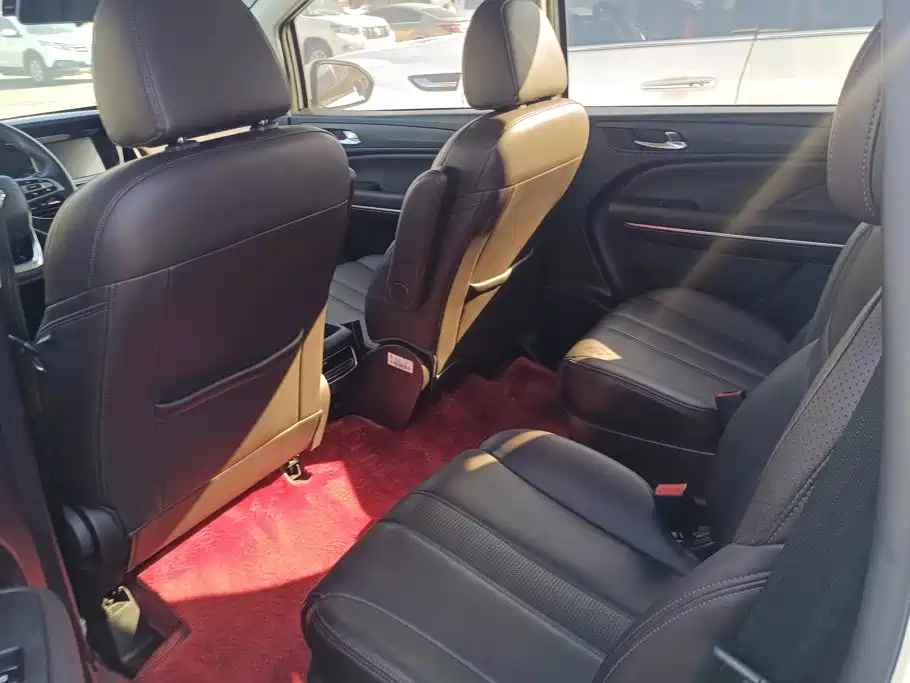 GAC Motor Trumpchi M6 — фото 10
