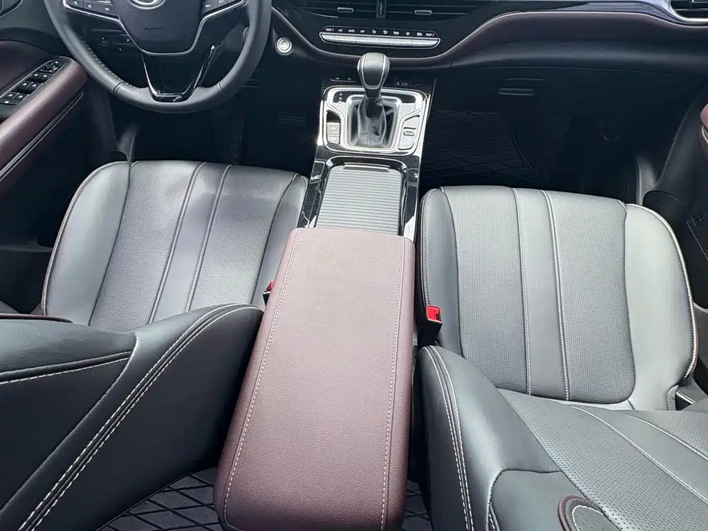 GAC Motor Trumpchi M6 — фото 13