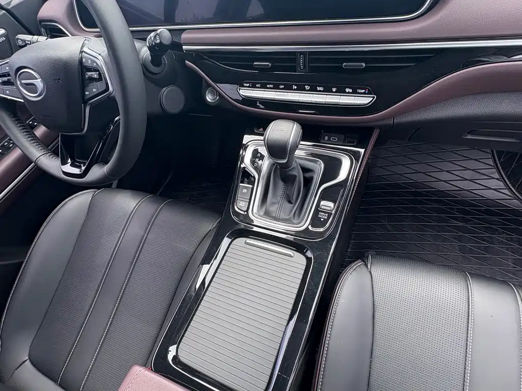 GAC Motor Trumpchi M6 — фото 8