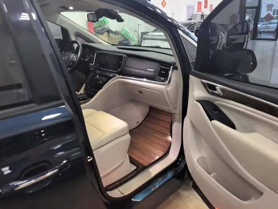 GAC Motor Trumpchi M8 — фото 8