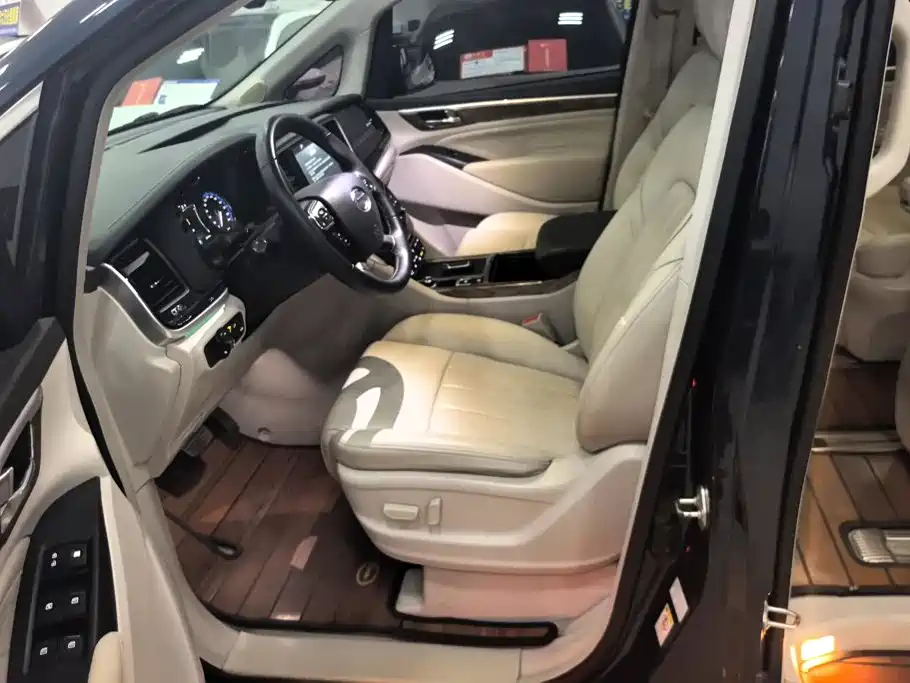 GAC Motor Trumpchi M8 — фото 9