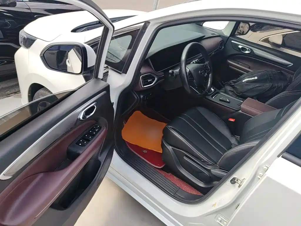 GAC Motor Trumpchi M6 — фото 16