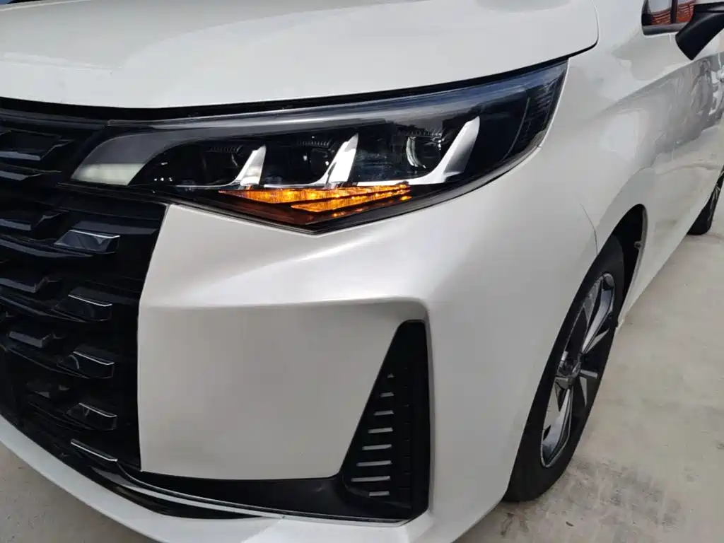 GAC Motor Trumpchi M6 — фото 24