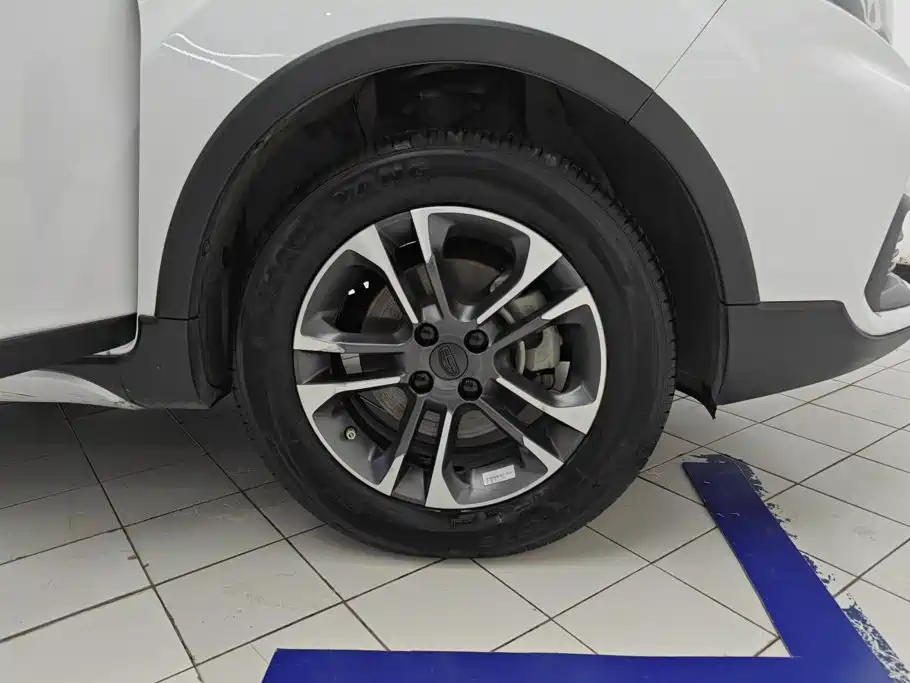 Geely Vision X3 — фото 6
