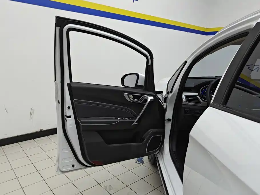 Geely Vision X3 — фото 7