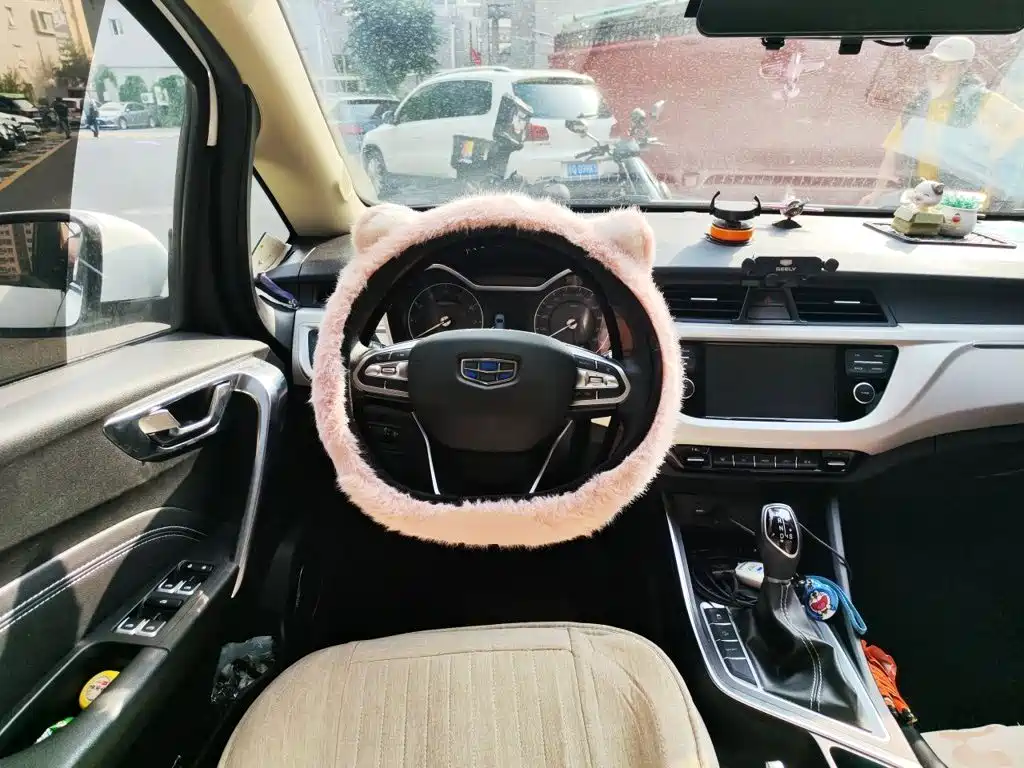 Geely Vision X3 — фото 6