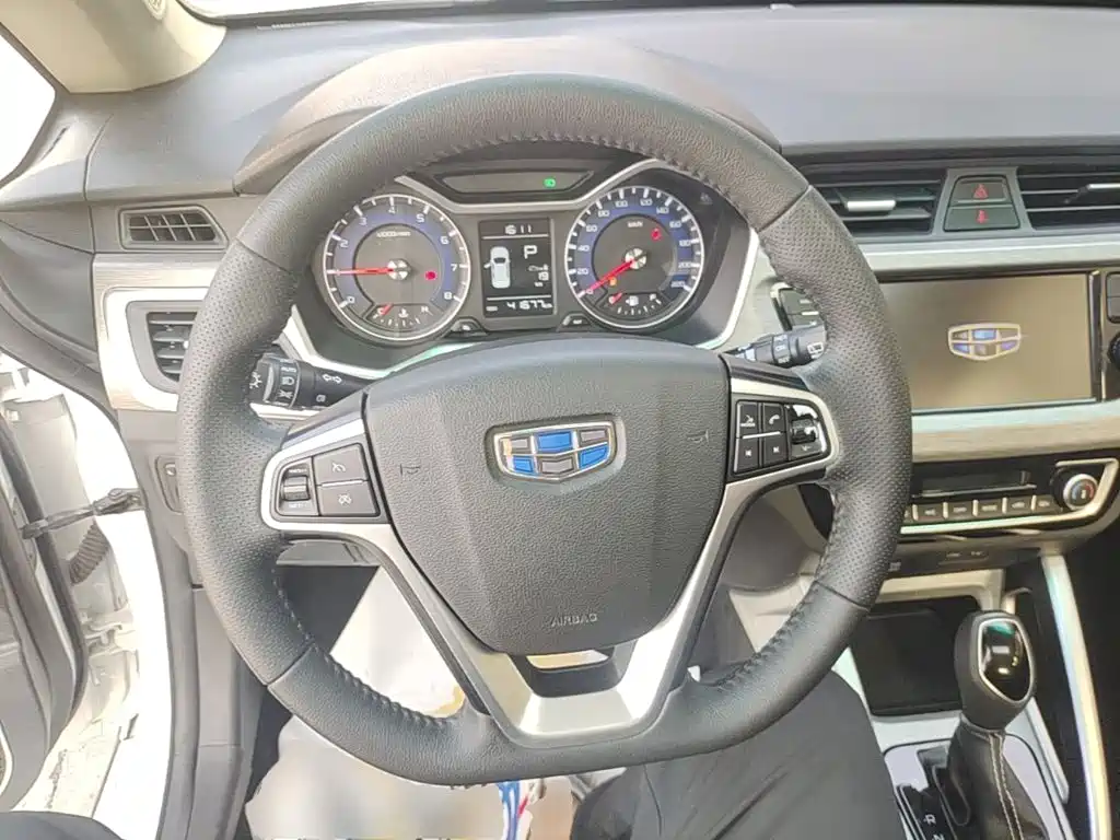 Geely Vision X3 — фото 11