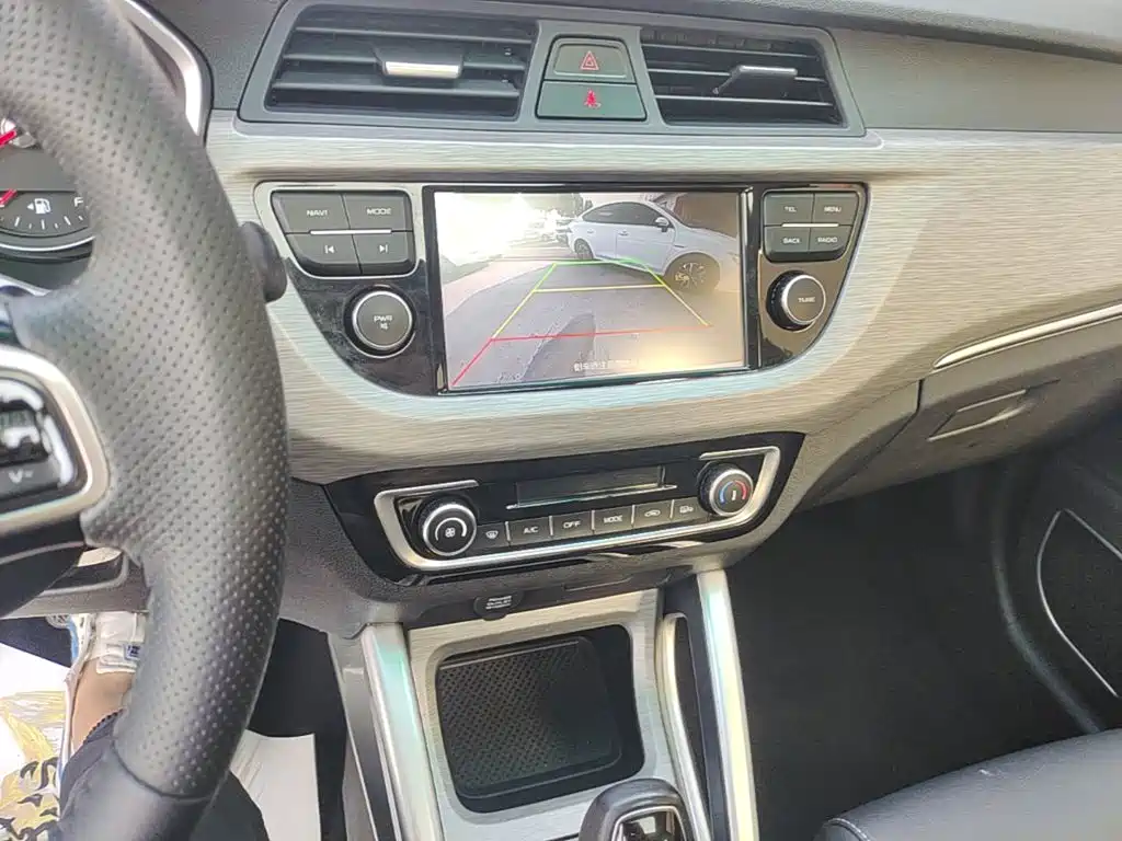Geely Vision X3 — фото 13