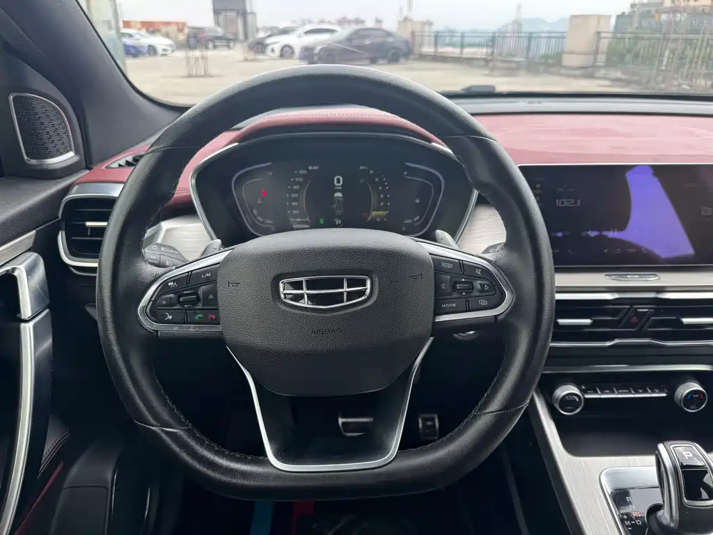 Geely Binyue — фото 10