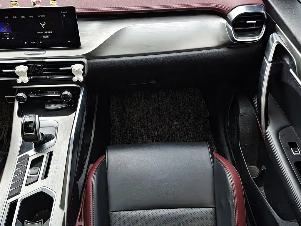 Geely Binyue — фото 10