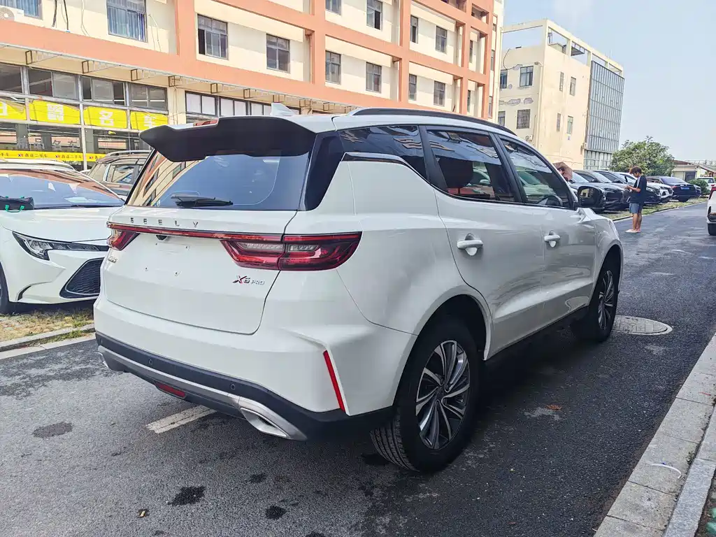 Geely Vision X6 — фото 5