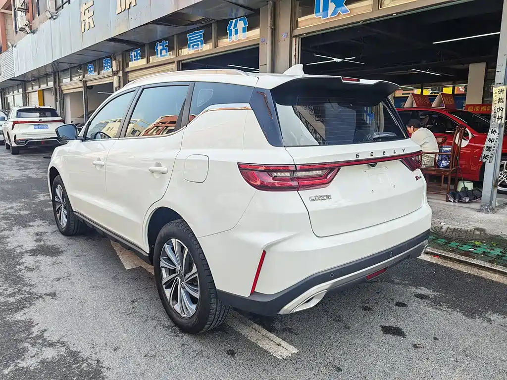 Geely Vision X6 — фото 6