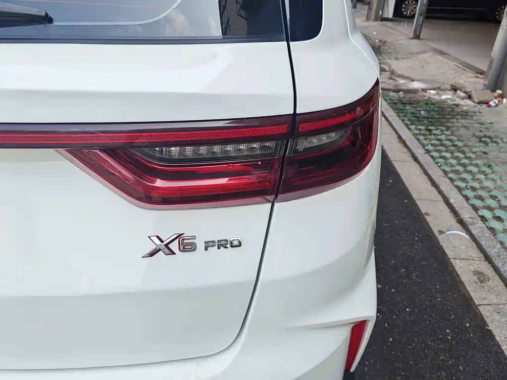 Geely Vision X6 — фото 10