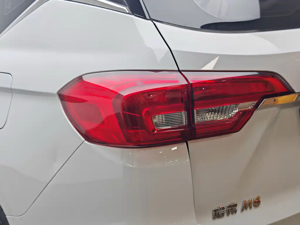 Haval M6 — фото 7