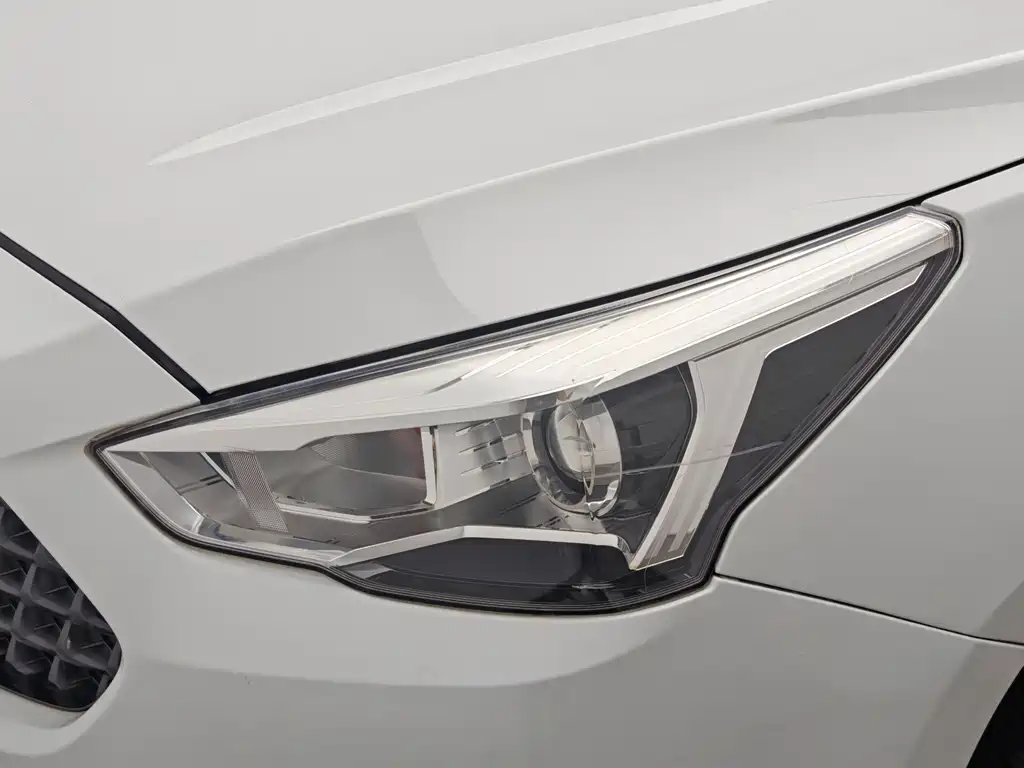 Haval M6 — фото 8