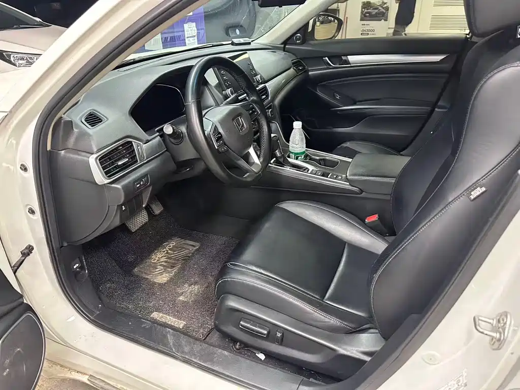 Honda Accord — фото 10